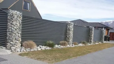 Gabion fence columns
